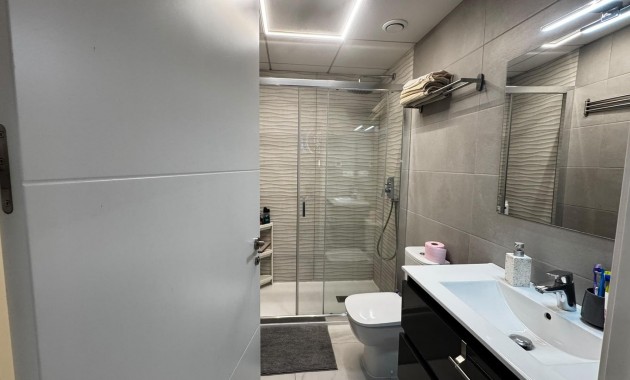 Sale - Apartment / flat -
Torrevieja - Playa del cura