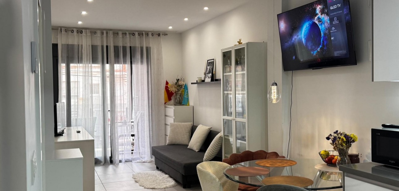 Sale - Apartment / flat -
Torrevieja - Playa del cura
