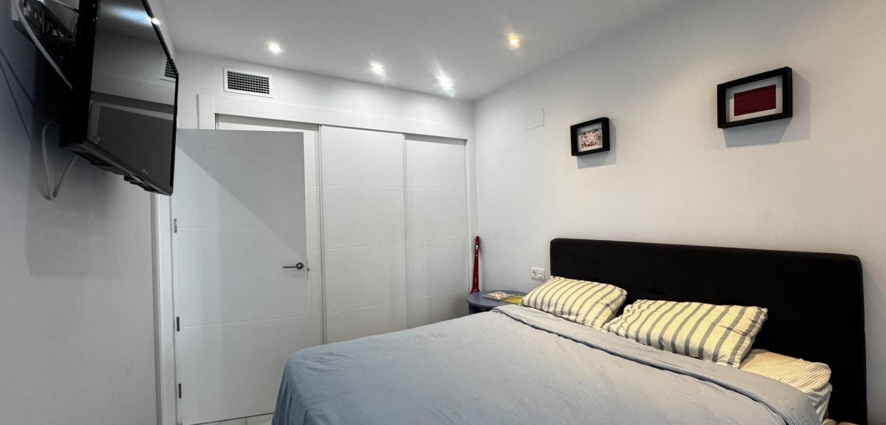 Sale - Apartment / flat -
Torrevieja - Playa del cura
