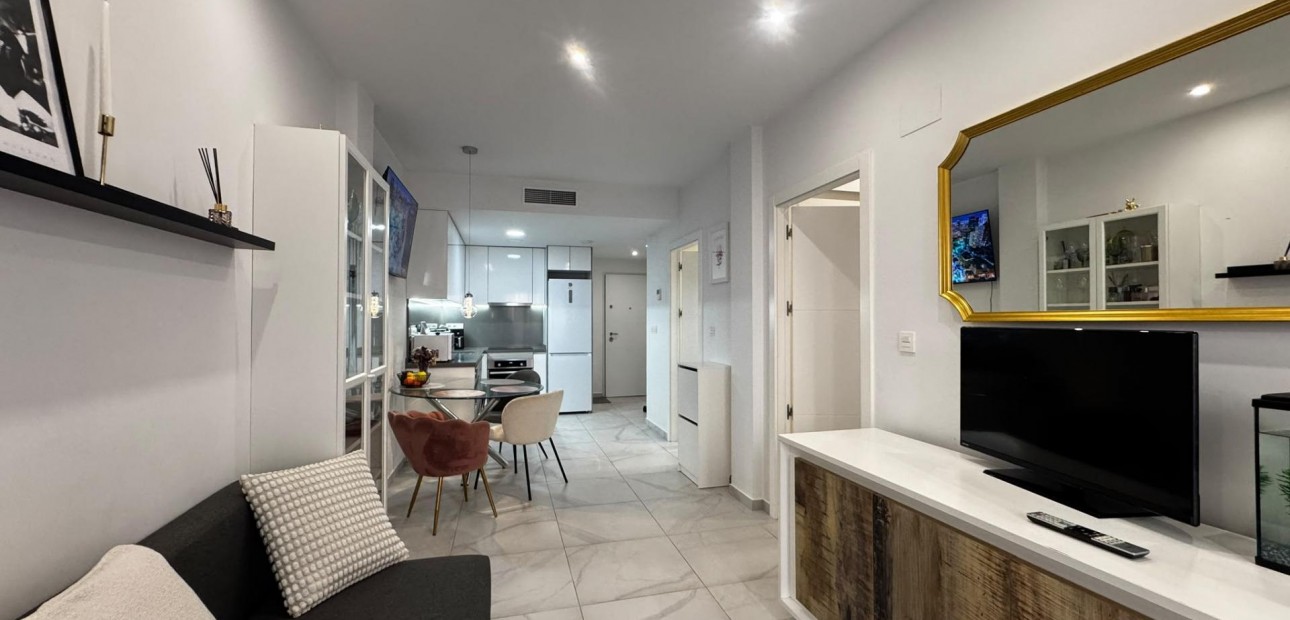 Sale - Apartment / flat -
Torrevieja - Playa del cura