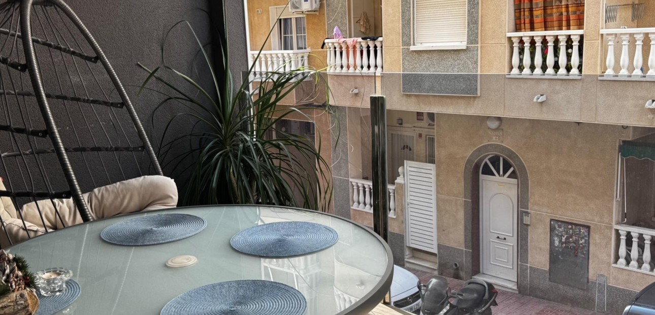 Sale - Apartment / flat -
Torrevieja - Playa del cura