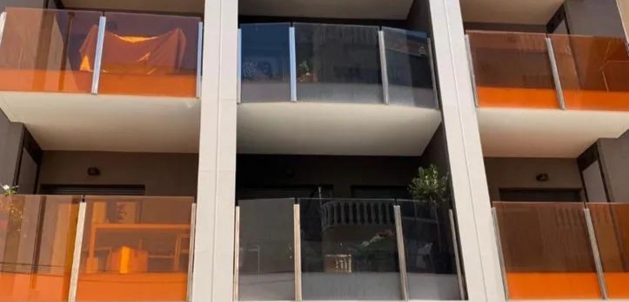 Sale - Apartment / flat -
Torrevieja - Playa del cura
