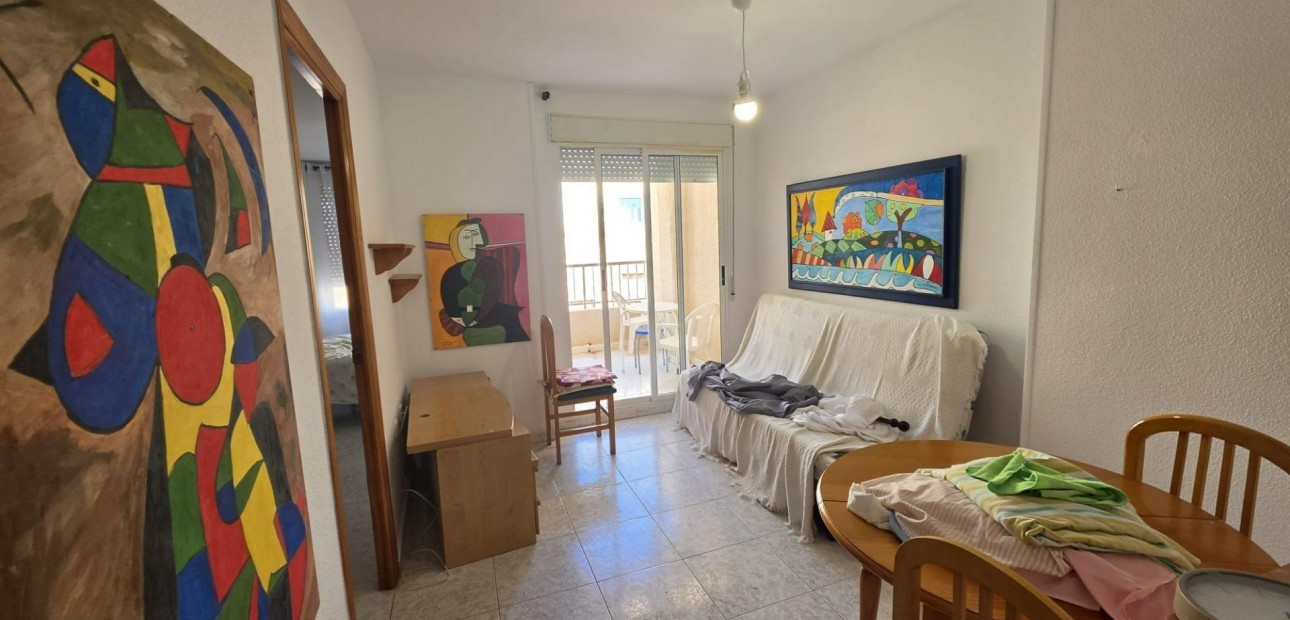 Sale - Apartment / flat -
Torrevieja - Estacion de autobuses