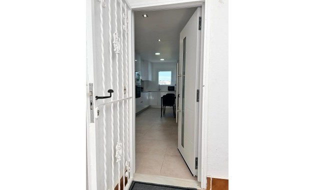 Sale - Apartment / flat -
Orihuela Costa - La Zenia