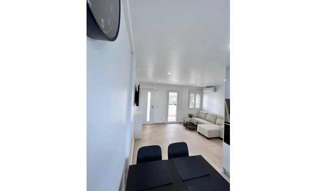 Sale - Apartment / flat -
Orihuela Costa - La Zenia