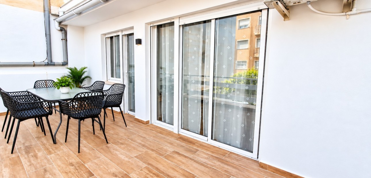 Sale - Apartment / flat -
Torrevieja - Playa Los Locos