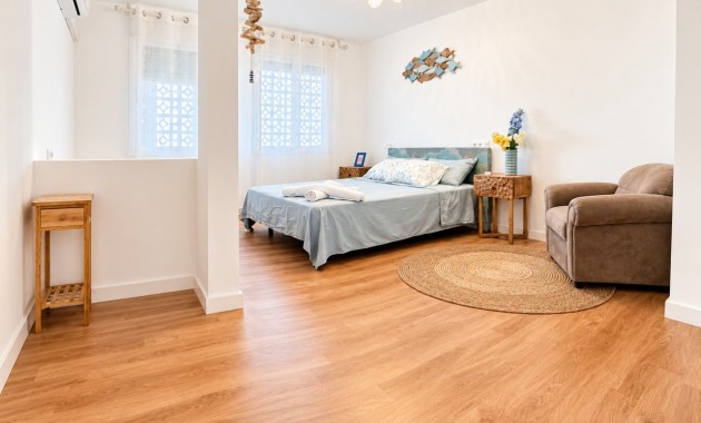 Sale - Apartment / flat -
Torrevieja - Playa Los Locos