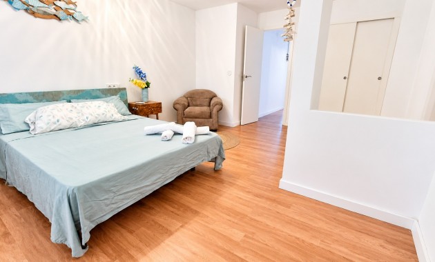 Sale - Apartment / flat -
Torrevieja - Playa Los Locos