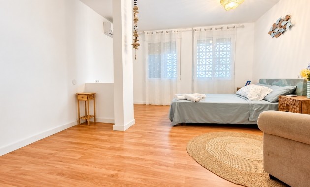 Sale - Apartment / flat -
Torrevieja - Playa Los Locos