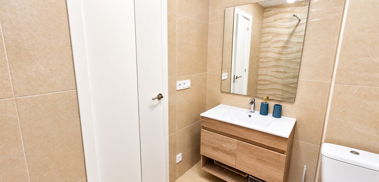 Sale - Apartment / flat -
Torrevieja - Playa Los Locos