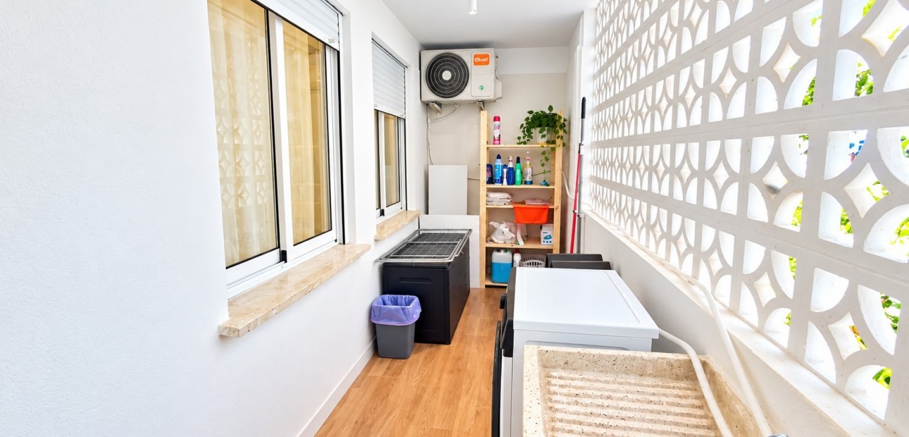 Sale - Apartment / flat -
Torrevieja - Playa Los Locos