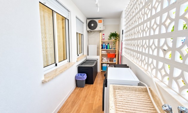 Sale - Apartment / flat -
Torrevieja - Playa Los Locos