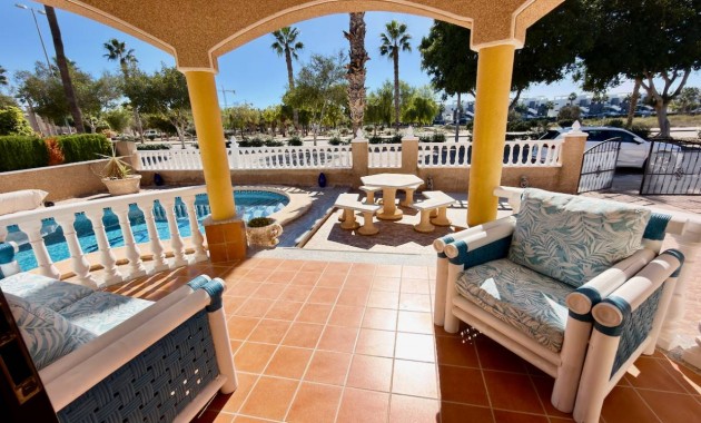 Sale - Villa -
Guardamar del Segura - Guardamar - El Raso