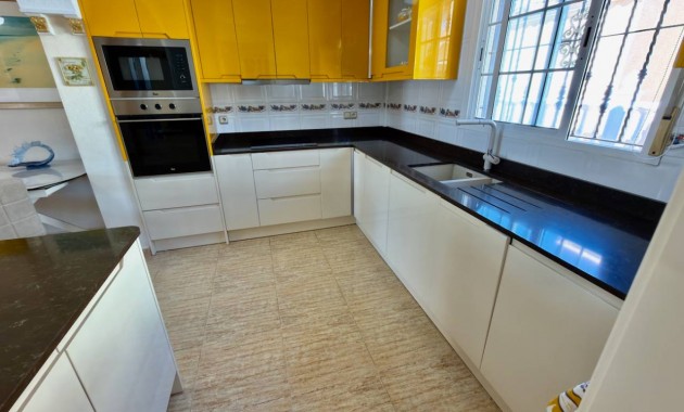 Sale - Villa -
Guardamar del Segura - Guardamar - El Raso