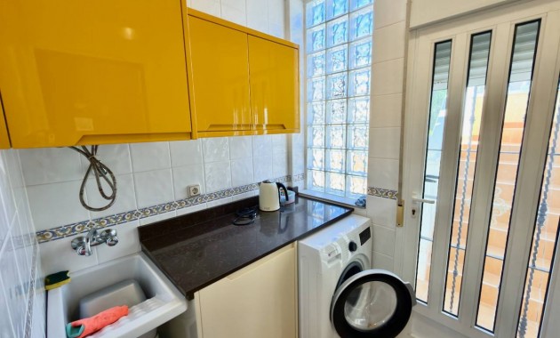 Sale - Villa -
Guardamar del Segura - Guardamar - El Raso