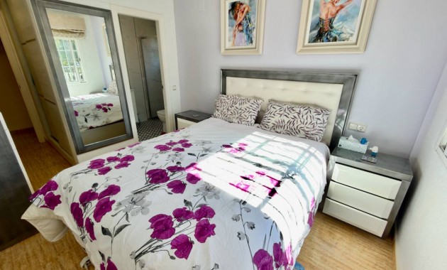 Sale - Villa -
Guardamar del Segura - Guardamar - El Raso