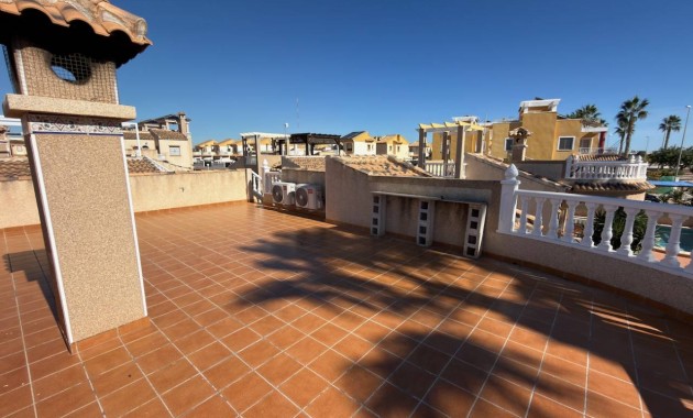 Sale - Villa -
Guardamar del Segura - Guardamar - El Raso