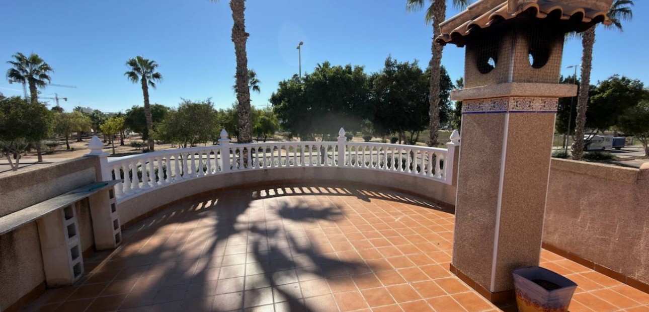 Sale - Villa -
Guardamar del Segura - Guardamar - El Raso