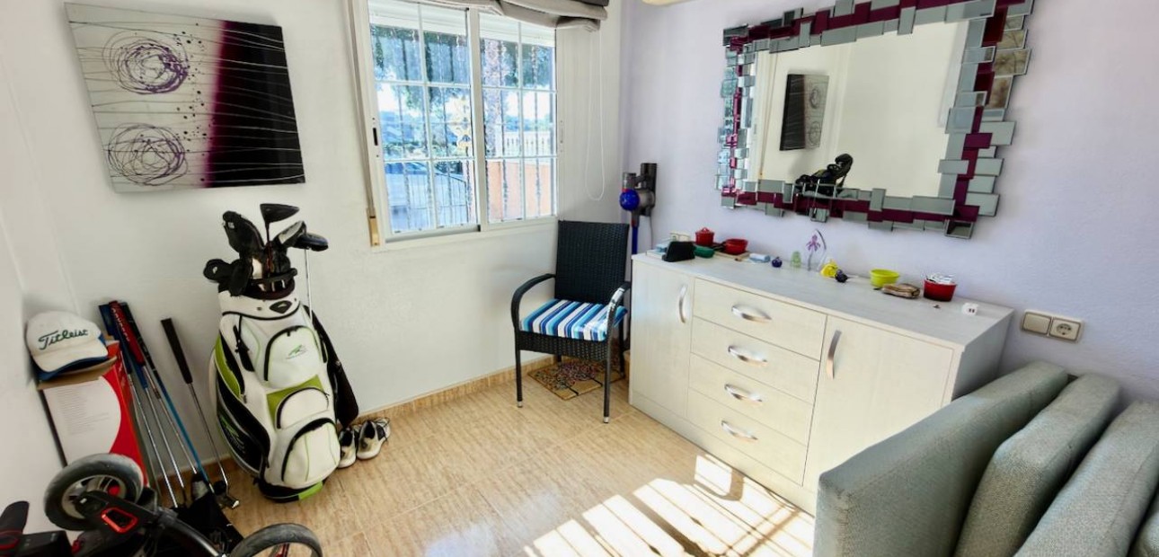 Sale - Villa -
Guardamar del Segura - Guardamar - El Raso