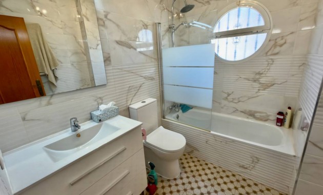 Sale - Villa -
Guardamar del Segura - Guardamar - El Raso