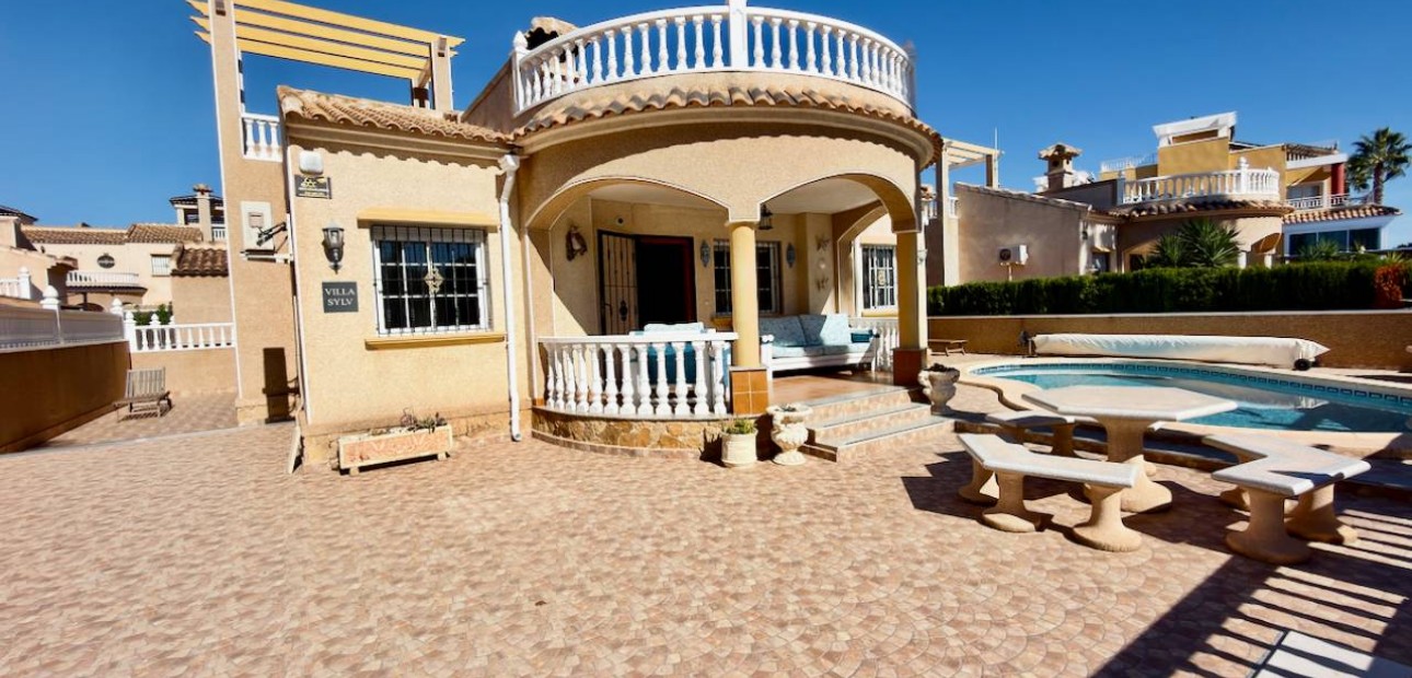 Sale - Villa -
Guardamar del Segura - Guardamar - El Raso