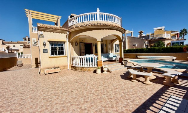 Sale - Villa -
Guardamar del Segura - Guardamar - El Raso