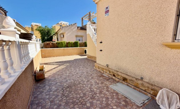 Sale - Villa -
Guardamar del Segura - Guardamar - El Raso