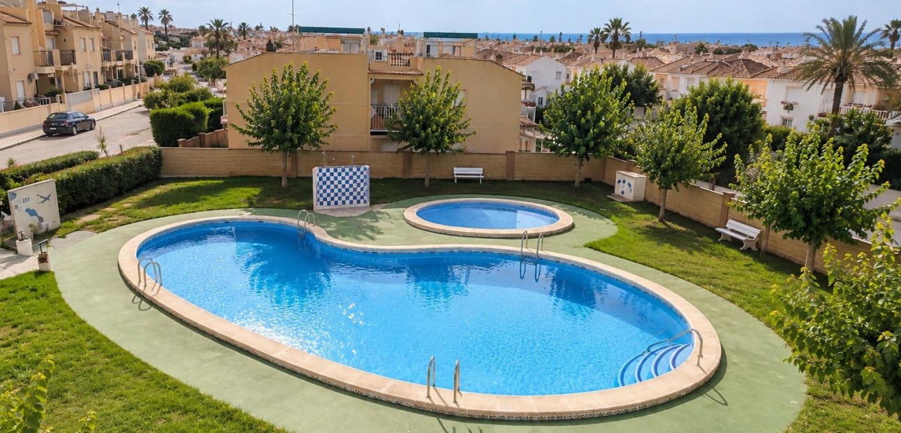 Sale - Bungalow -
Torrevieja - La Siesta - El Salado - Torreta
