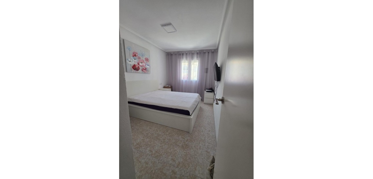 Sale - Apartment / flat -
Torrevieja - Acequion