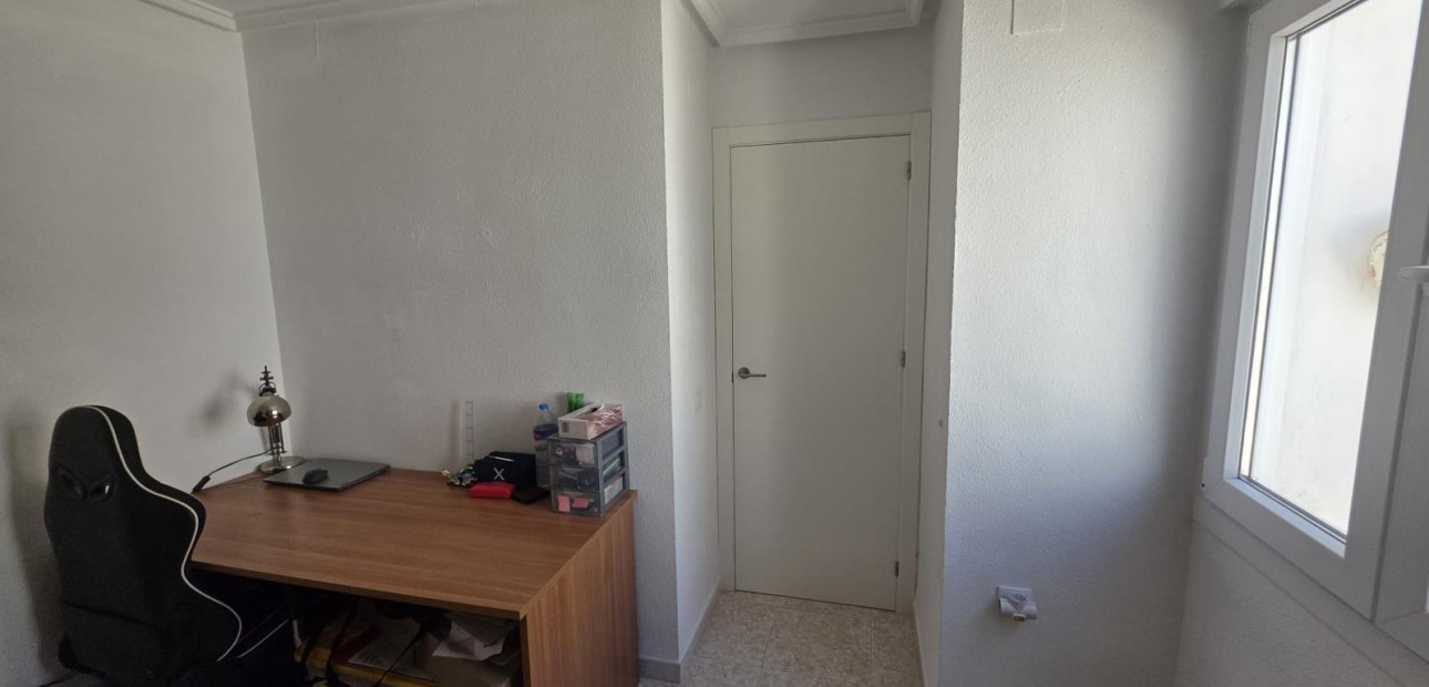 Sale - Apartment / flat -
Torrevieja - Acequion