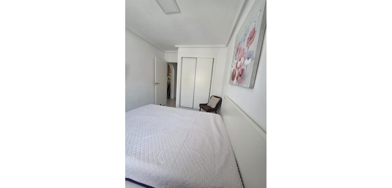 Sale - Apartment / flat -
Torrevieja - Acequion
