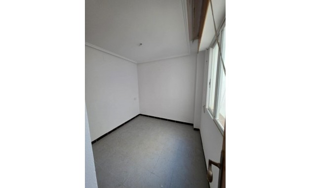 Sale - Apartment / flat -
Torrevieja - Estacion de autobuses