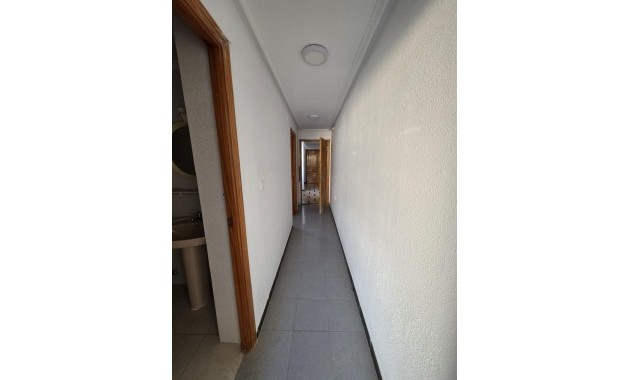 Sale - Apartment / flat -
Torrevieja - Estacion de autobuses