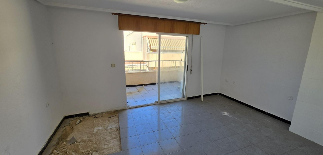 Sale - Apartment / flat -
Torrevieja - Estacion de autobuses
