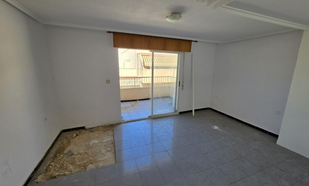 Sale - Apartment / flat -
Torrevieja - Estacion de autobuses