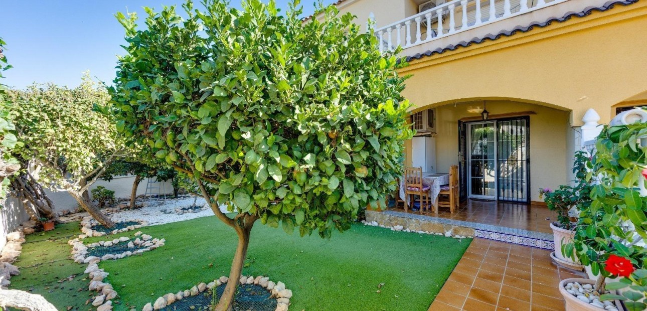 Sale - Bungalow -
Orihuela Costa - Lomas de Cabo Roig
