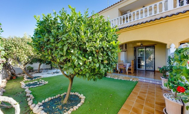 Sale - Bungalow -
Orihuela Costa - Lomas de Cabo Roig