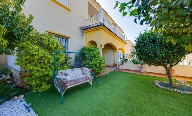 Sale - Bungalow -
Orihuela Costa - Lomas de Cabo Roig
