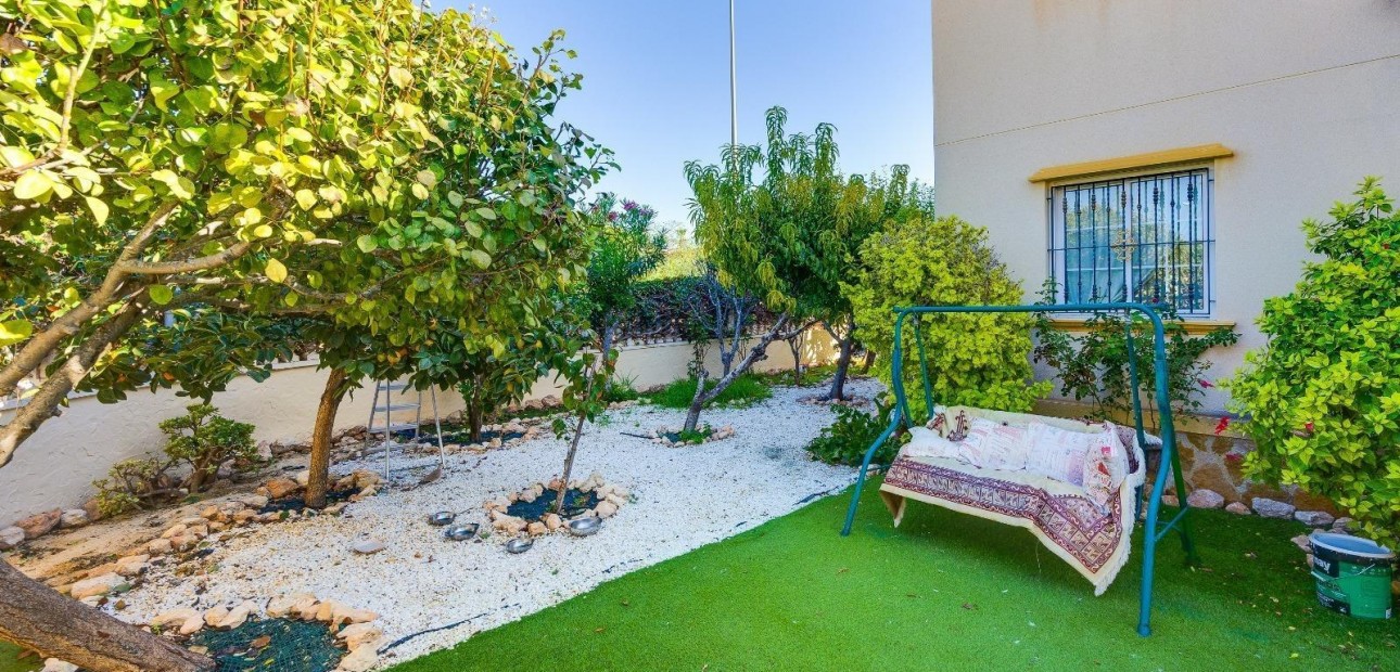Sale - Bungalow -
Orihuela Costa - Lomas de Cabo Roig