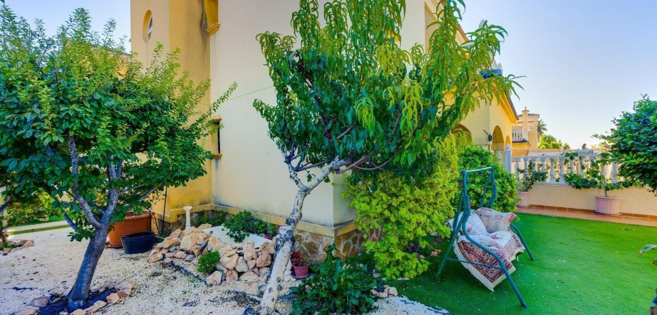 Sale - Bungalow -
Orihuela Costa - Lomas de Cabo Roig