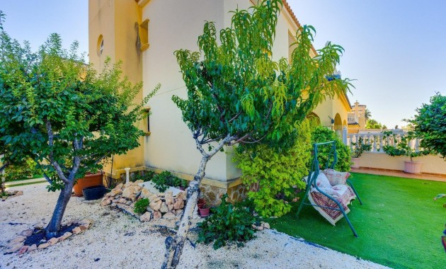 Sale - Bungalow -
Orihuela Costa - Lomas de Cabo Roig