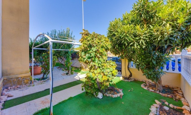 Sale - Bungalow -
Orihuela Costa - Lomas de Cabo Roig