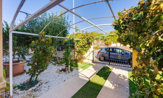 Sale - Bungalow -
Orihuela Costa - Lomas de Cabo Roig