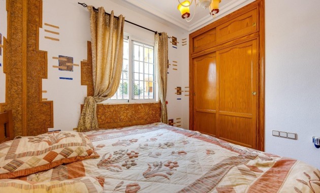 Sale - Bungalow -
Orihuela Costa - Lomas de Cabo Roig