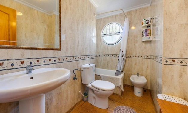 Sale - Bungalow -
Orihuela Costa - Lomas de Cabo Roig