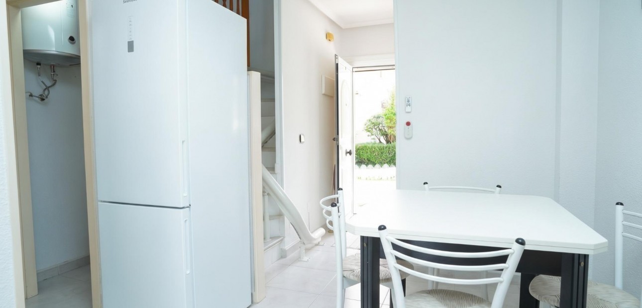 Sale - Apartment / flat -
Torrevieja - Los Frutales