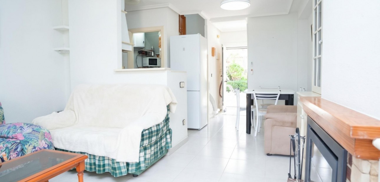 Sale - Apartment / flat -
Torrevieja - Los Frutales