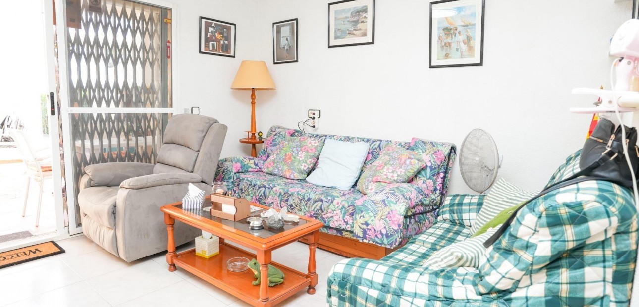 Sale - Apartment / flat -
Torrevieja - Los Frutales