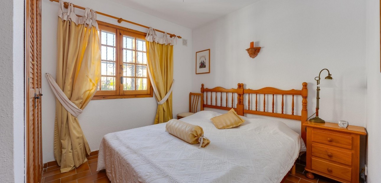 Sale - Bungalow -
Orihuela Costa - Las Filipinas