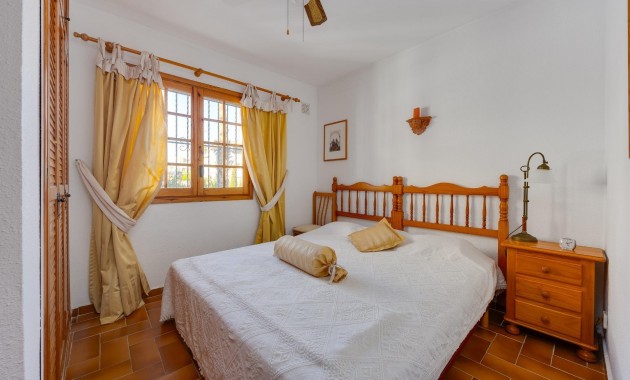 Sale - Bungalow -
Orihuela Costa - Las Filipinas